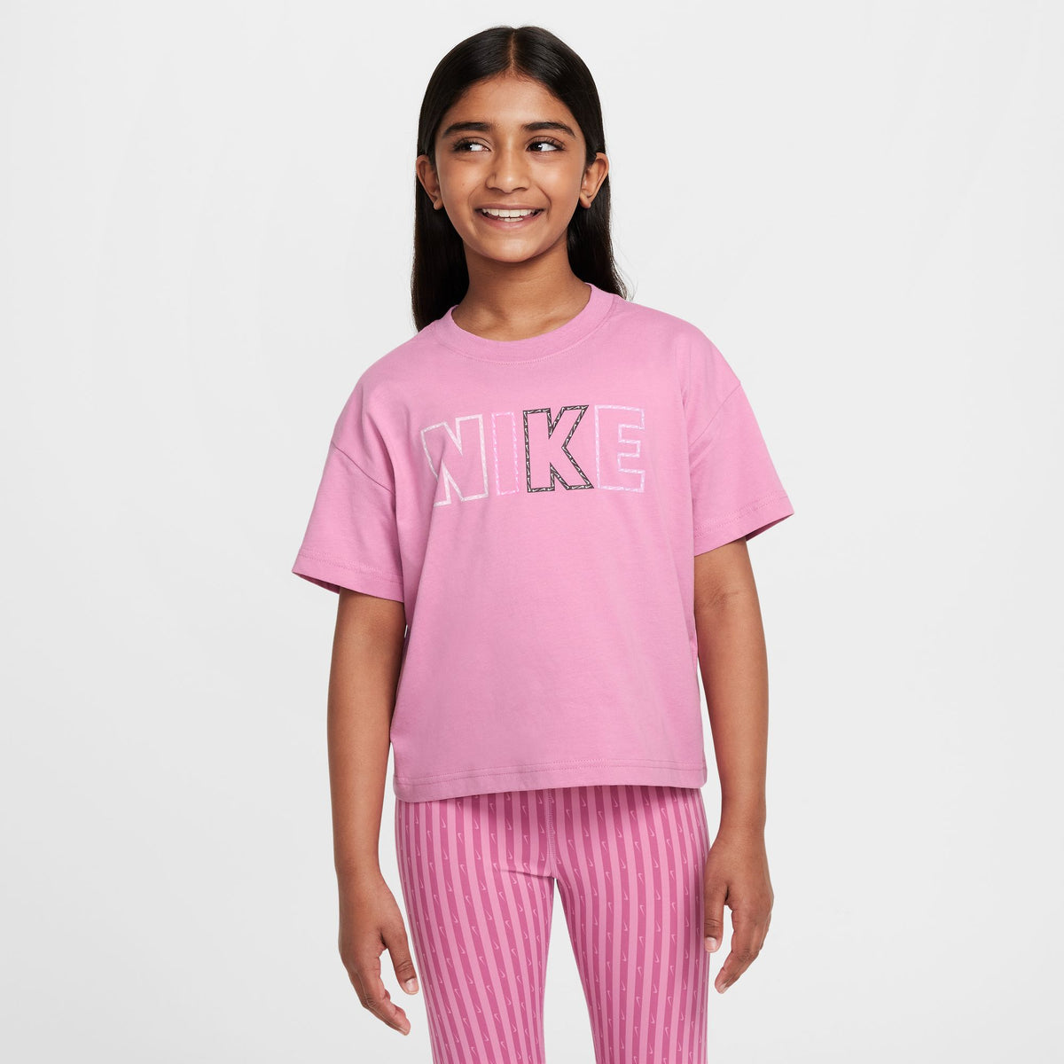 G NSW TEE ESSENTIAL AOP MAGIC FLAMINGO Bild 1