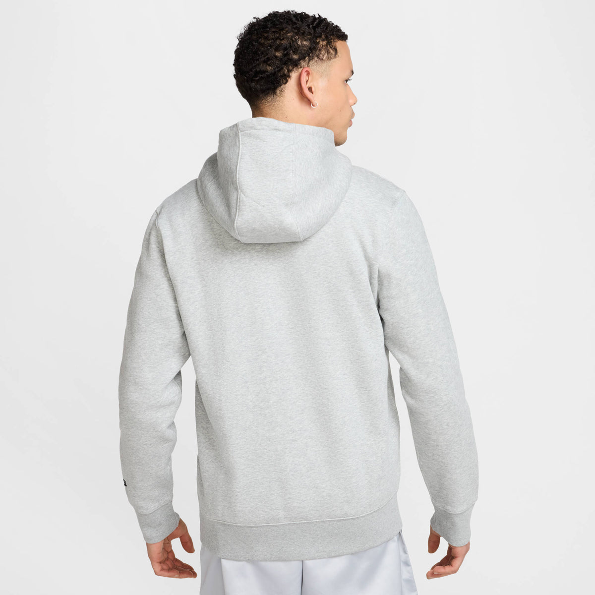 M NK CLUB BB PO HDY NSW GFX DK GREY HEATHER DK GREY HEATHER Bild 2