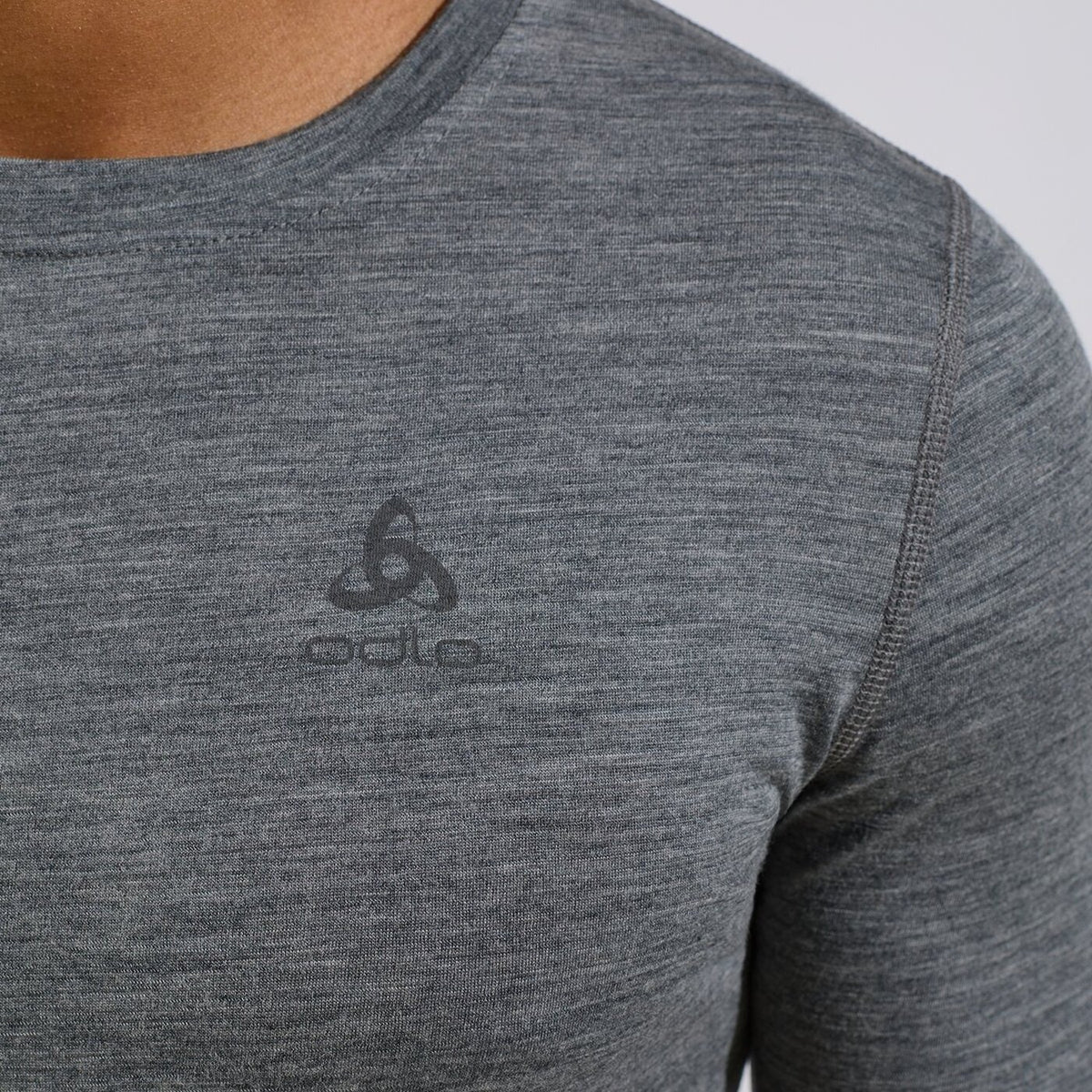 BL TOP crew neck l/s MERINO 20 10183 odlo steel grey melange Bild 6