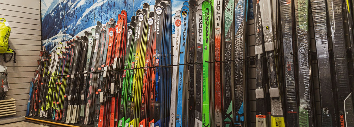 Große Skiauswahl bei Sport Frank in Hof mit hochwertigen Ski von Stöckli und weiteren Marken