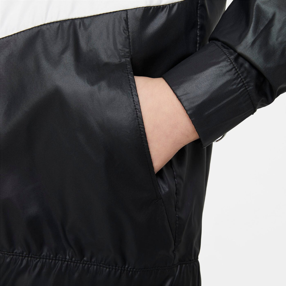 G NSW WR JKT WHITE/BLACK/BLACK Bild 6