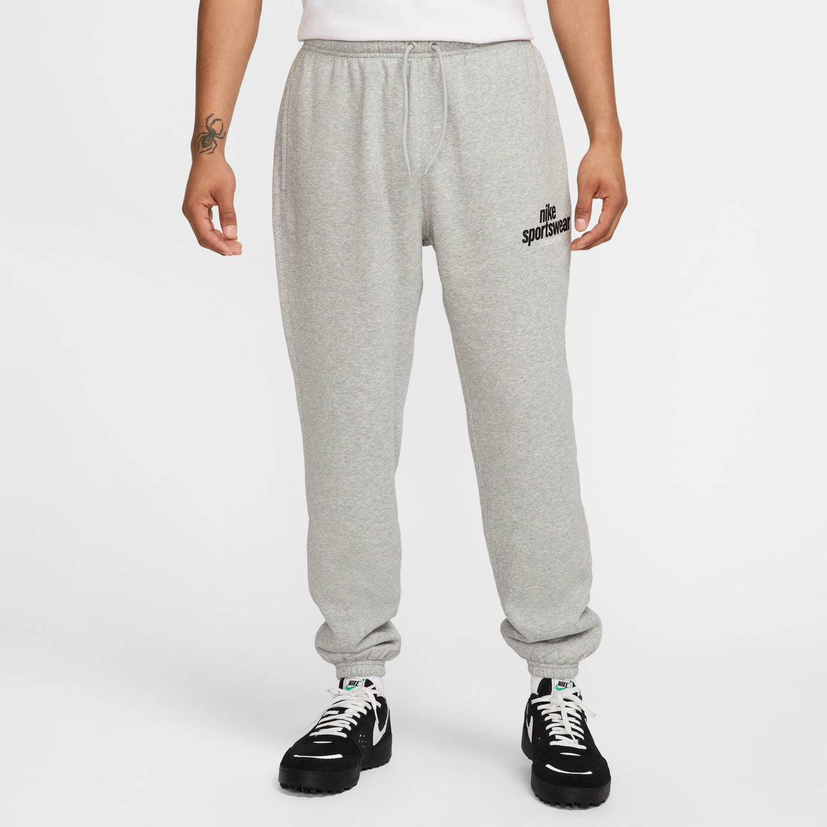 M NK CLUB BB CF PANT NSW GFX DK GREY HEATHER DK GREY HEATHER Bild 1