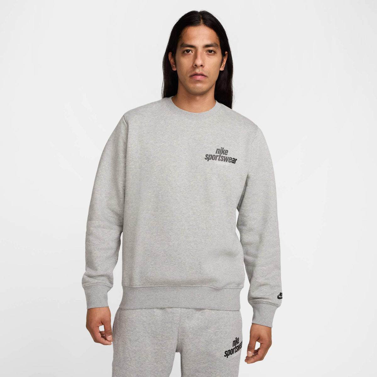 M NK CLUB BB CREW NSW GFX DK GREY HEATHER DK GREY HEATHER Bild 1