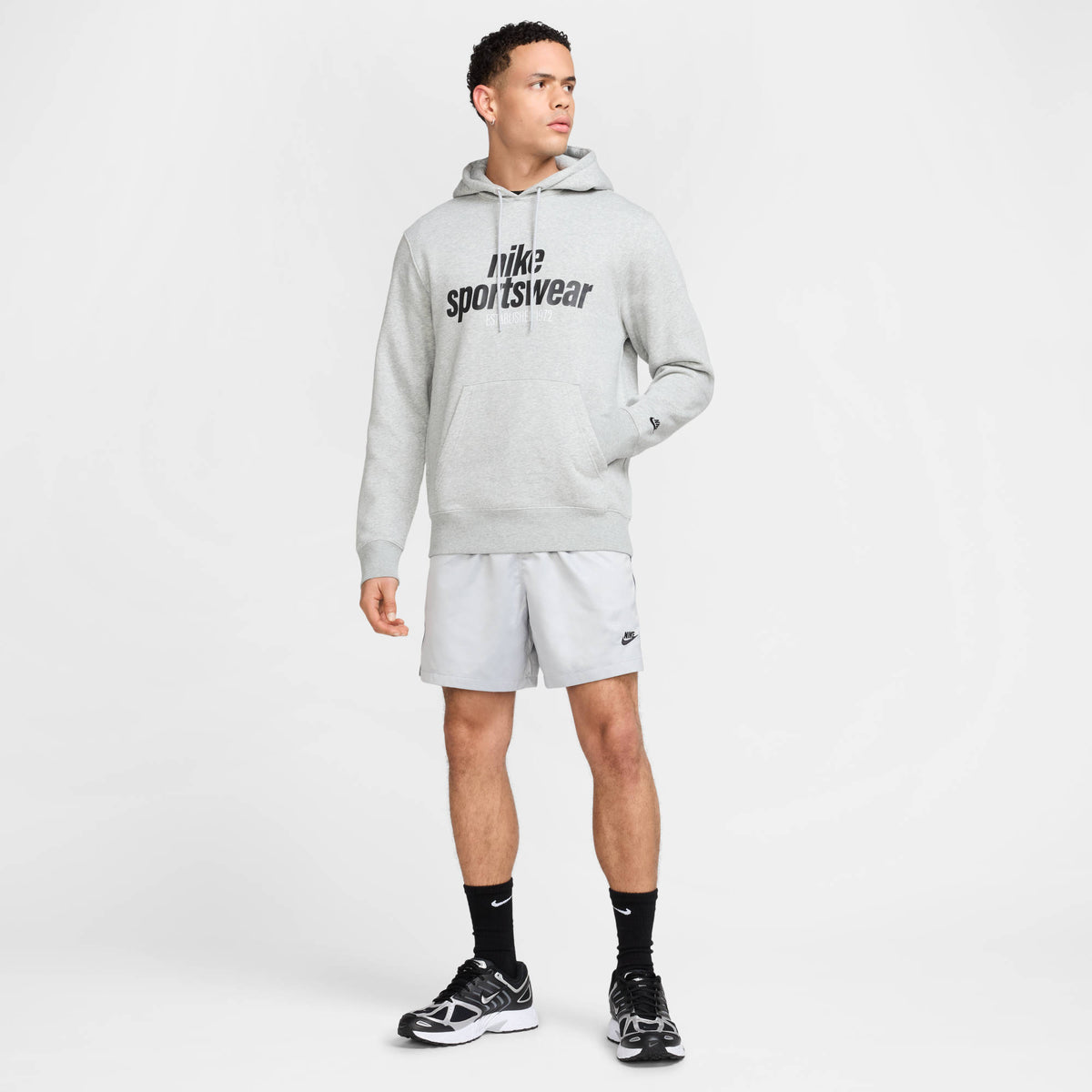 M NK CLUB BB PO HDY NSW GFX DK GREY HEATHER DK GREY HEATHER Bild 6