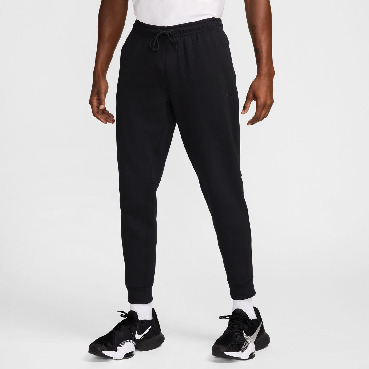 M NK DF UV PRIMARY JOGGER PANT 010 010 Bild 1