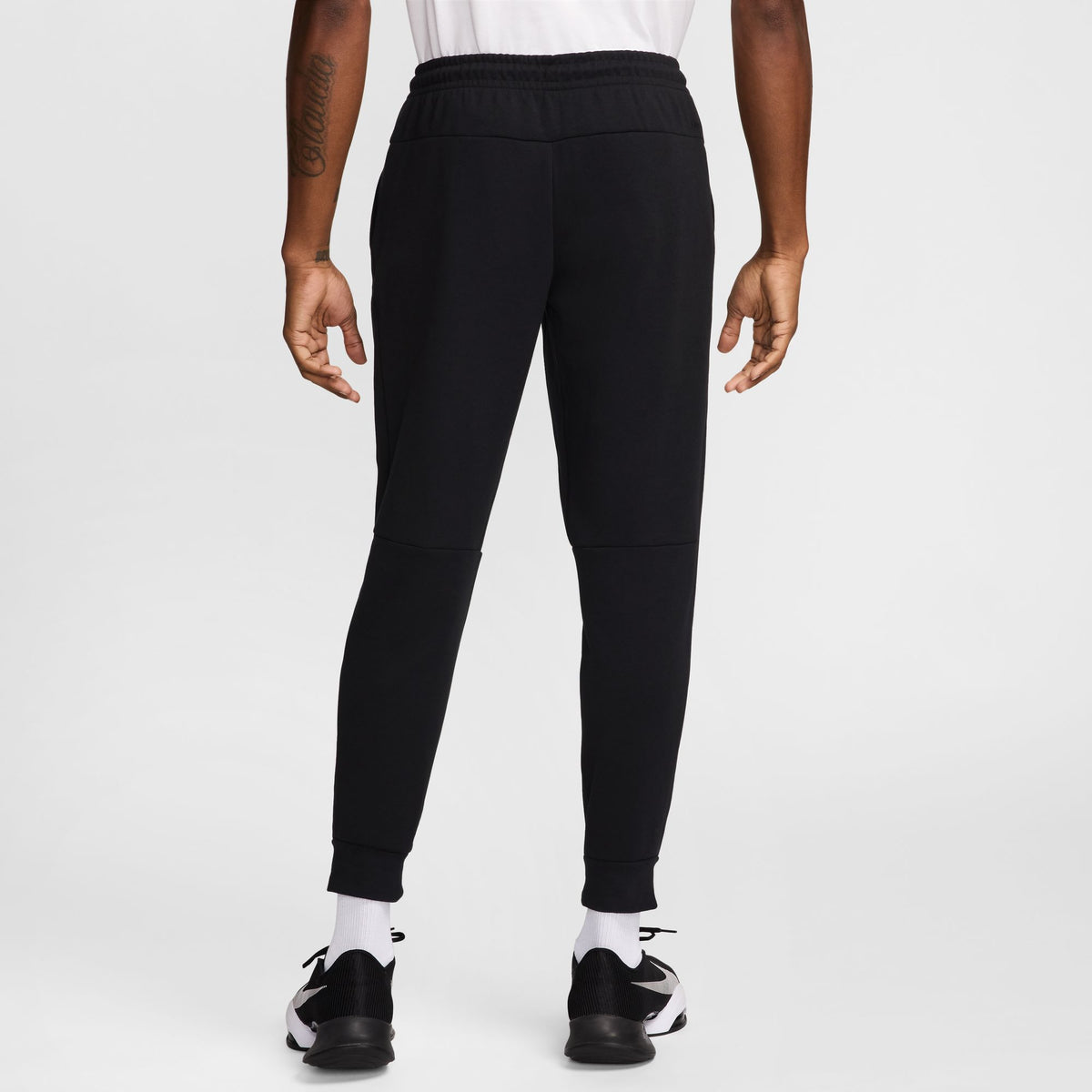 M NK DF UV PRIMARY JOGGER PANT 010 010 Bild 2