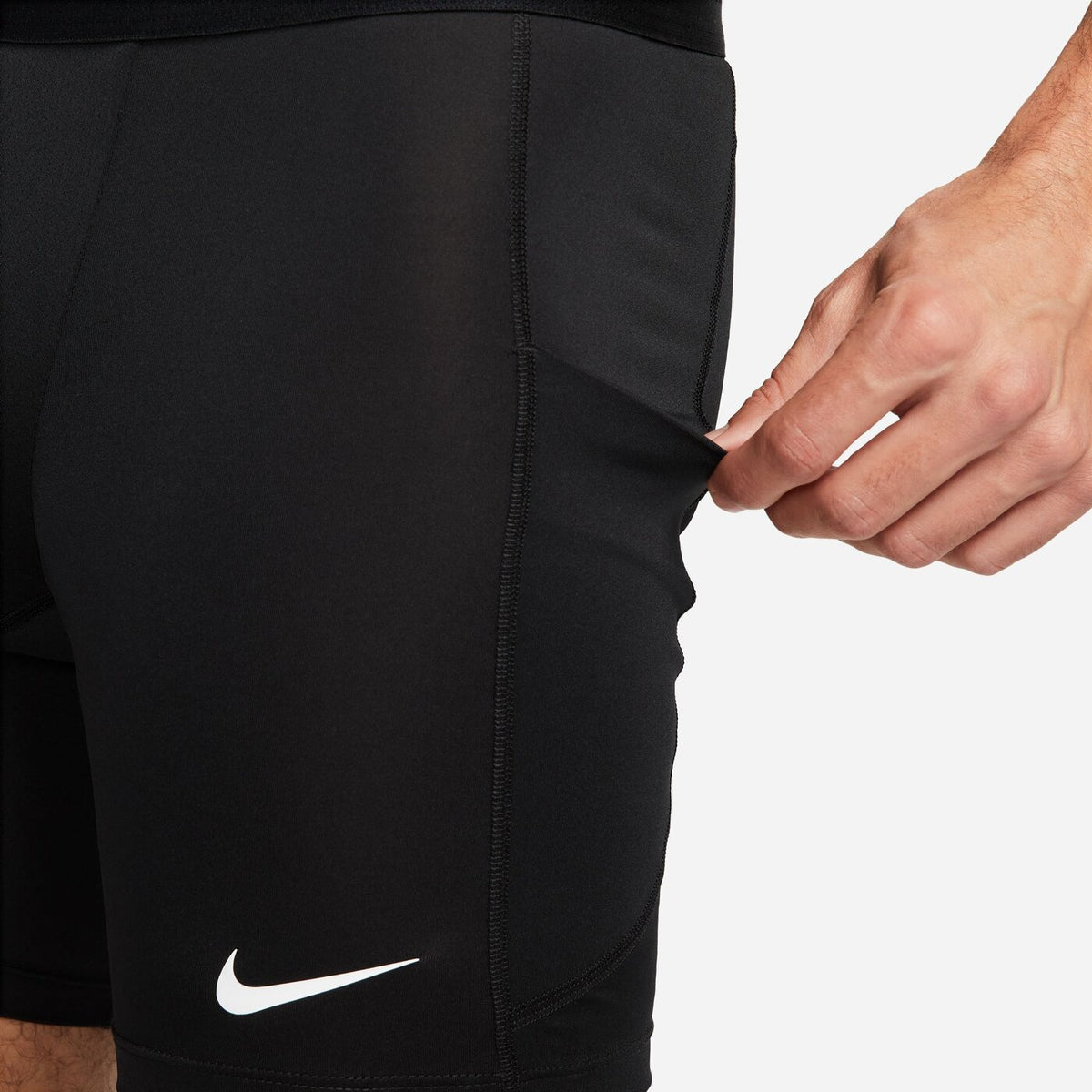 M NP DF SHORT BLACK/WHITE Bild 5