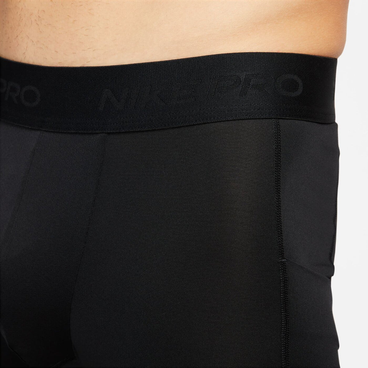 M NP DF SHORT BLACK/WHITE Bild 6