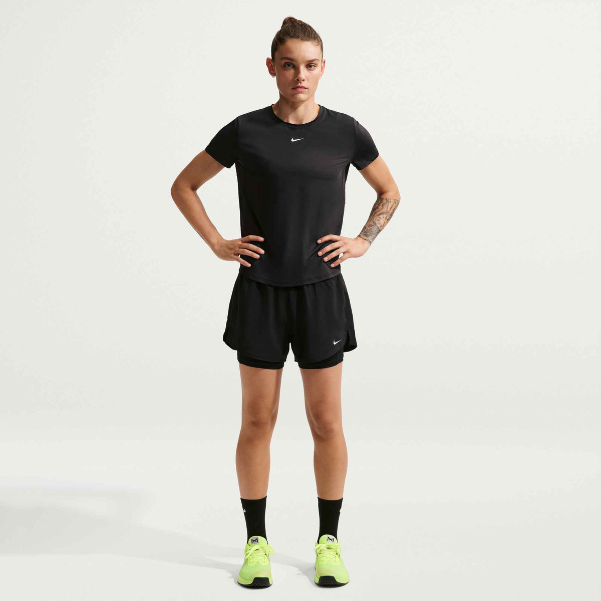 W NK ONE DF HR 3IN 2N1 SHORT 011 011 Bild 1