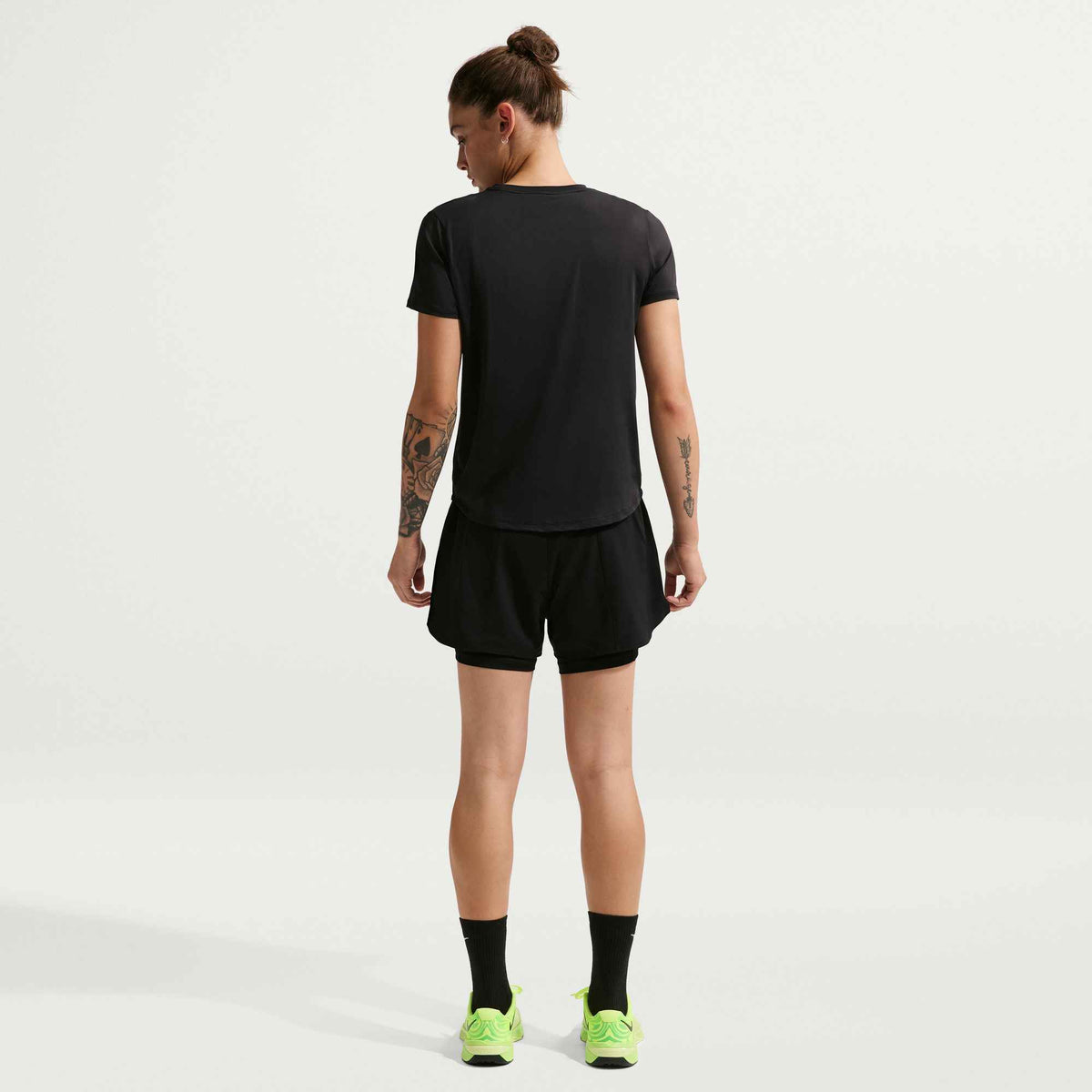 W NK ONE DF HR 3IN 2N1 SHORT 011 011 Bild 2