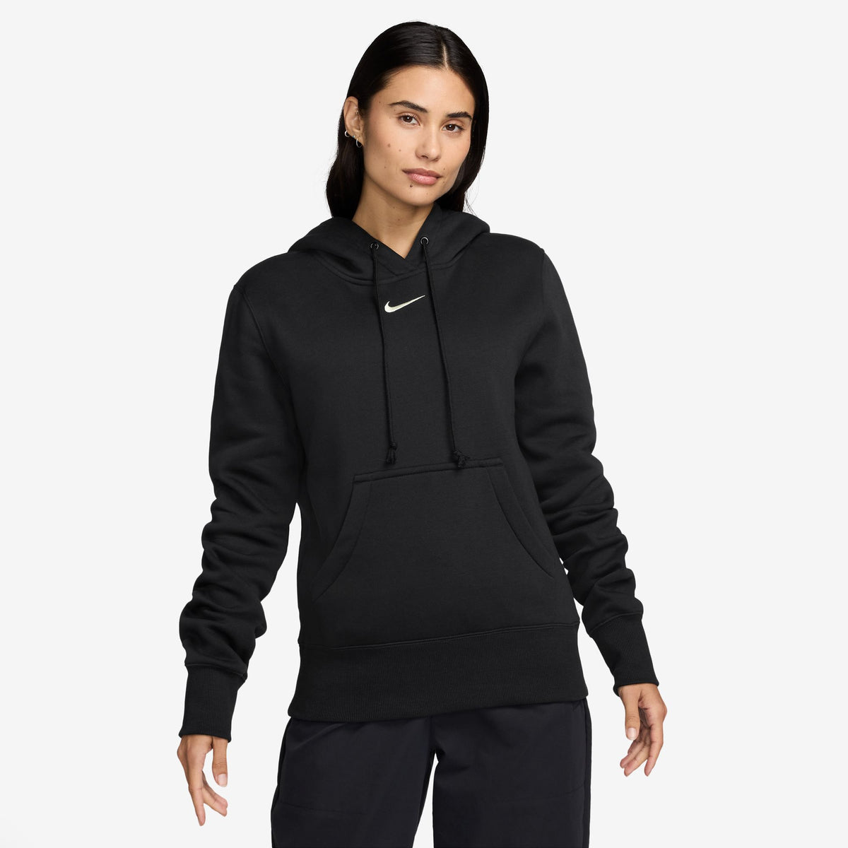 W NSW PHNX FLC STD PO HOODIE BLACK/SAIL Bild 1